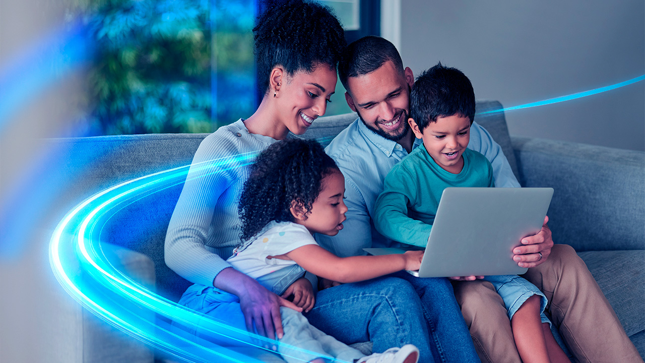 Instalação rápida de roteador Wi-Fi feita pela ViaFibra, o melhor profissional e melhor provedor de internet local.